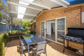 Coastal Capers - Pet Friendly - 10 Mins Walk to Beach Culburra Beach